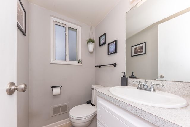 1470 Nightingale Road, Wixom, MI 48393