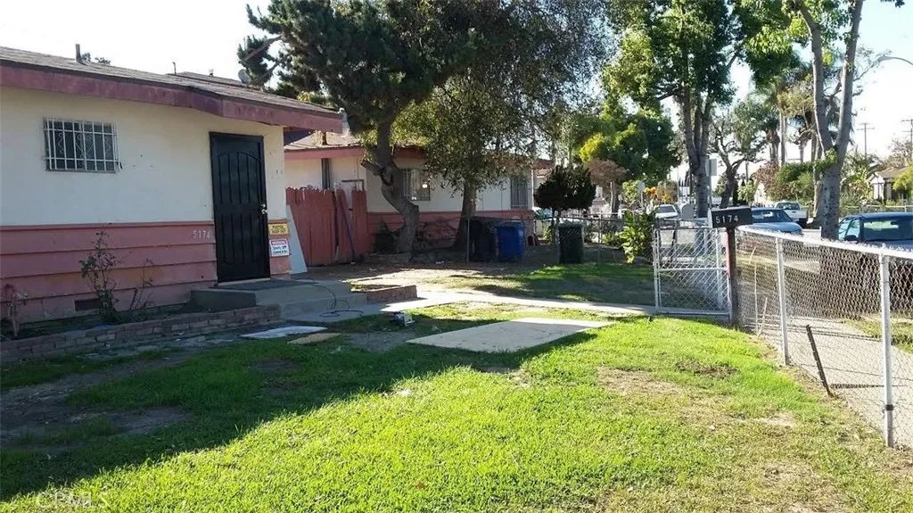 5174 Los Flores Boulevard A, Inglewood, CA 90262