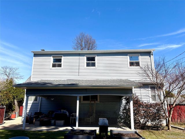 9 Northcote Road, Westbury, NY 11590