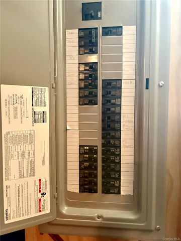 9 Northcote Road, Westbury, NY 11590