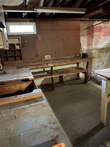 9 Northcote Road, Westbury, NY 11590