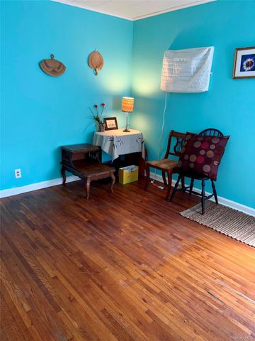 9 Northcote Road, Westbury, NY 11590