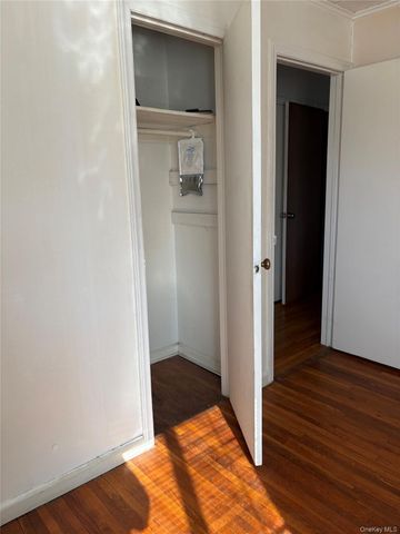 9 Northcote Road, Westbury, NY 11590