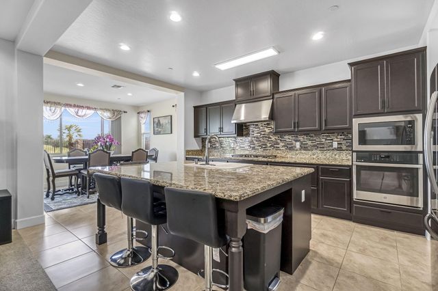 3405 W Kamm Avenue W, Dinuba, CA 93618