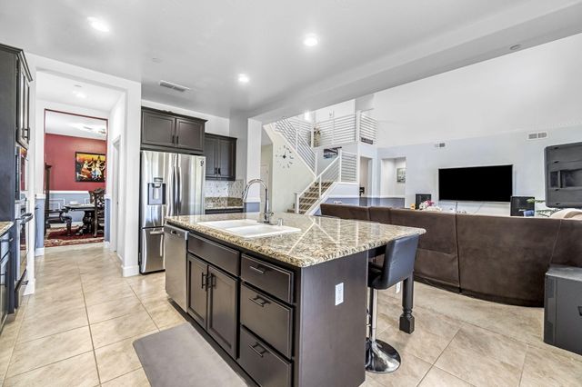 3405 W Kamm Avenue W, Dinuba, CA 93618