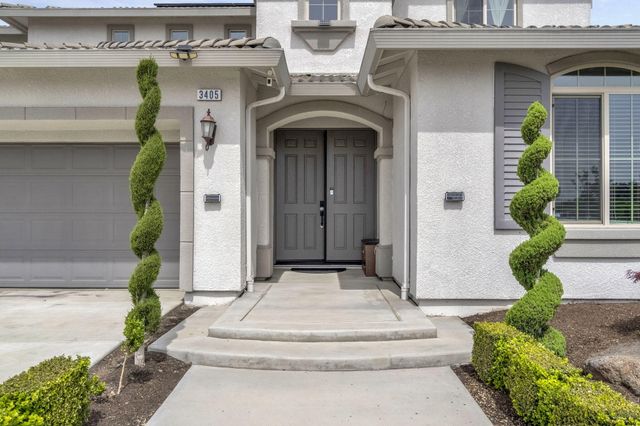 3405 W Kamm Avenue W, Dinuba, CA 93618