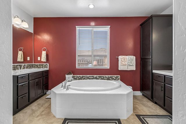 3405 W Kamm Avenue W, Dinuba, CA 93618