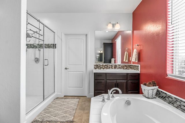 3405 W Kamm Avenue W, Dinuba, CA 93618