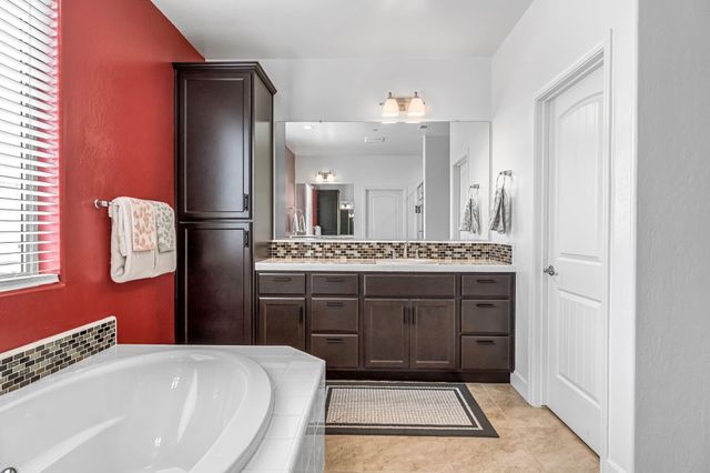 3405 W Kamm Avenue W, Dinuba, CA 93618