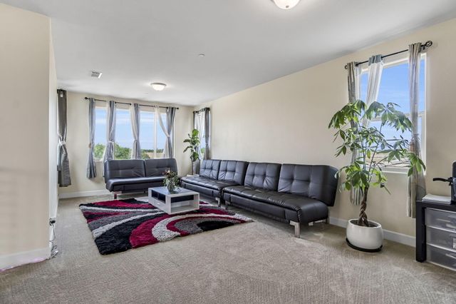 3405 W Kamm Avenue W, Dinuba, CA 93618