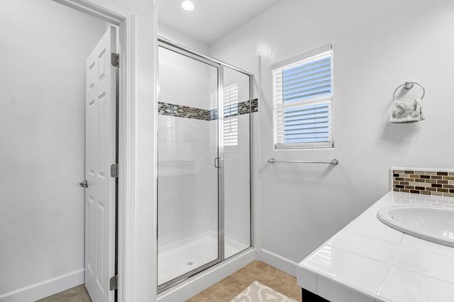 3405 W Kamm Avenue W, Dinuba, CA 93618