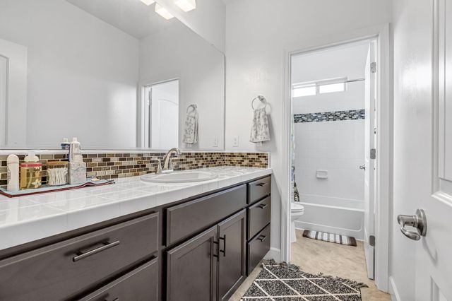 3405 W Kamm Avenue W, Dinuba, CA 93618