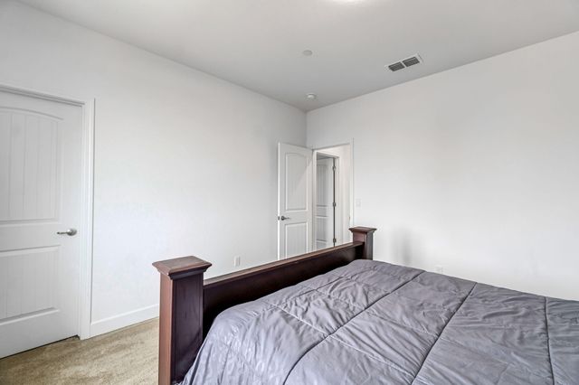 3405 W Kamm Avenue W, Dinuba, CA 93618