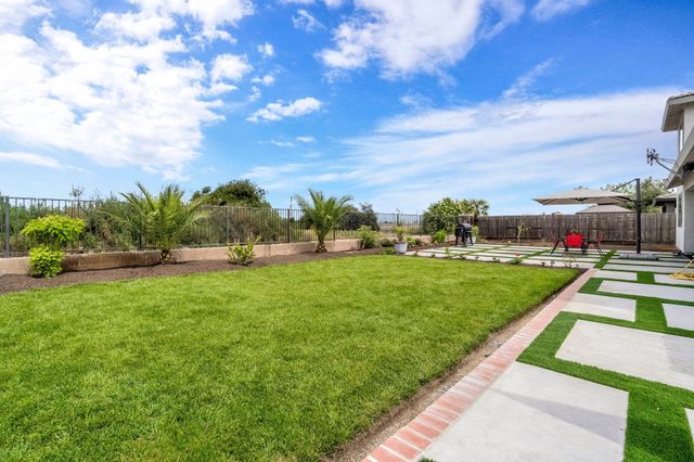 3405 W Kamm Avenue W, Dinuba, CA 93618