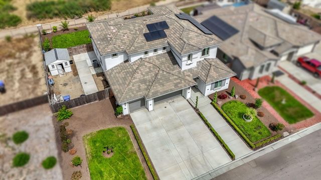 3405 W Kamm Avenue W, Dinuba, CA 93618