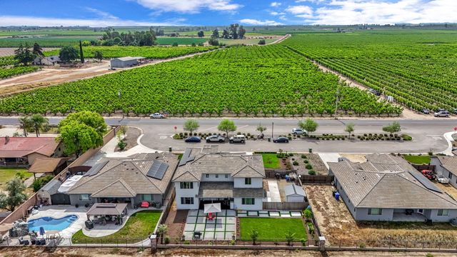 3405 W Kamm Avenue W, Dinuba, CA 93618