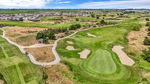 3405 W Kamm Avenue W, Dinuba, CA 93618