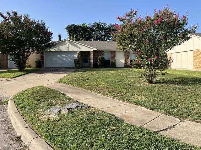 6932 Misty Glen Court, Fort Worth, TX 76120