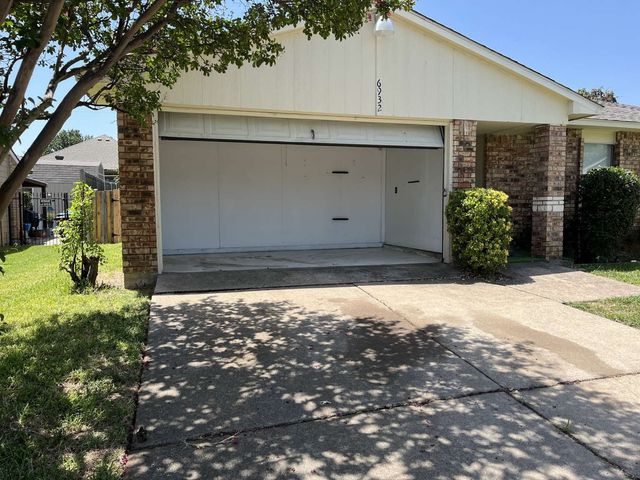6932 Misty Glen Court, Fort Worth, TX 76120