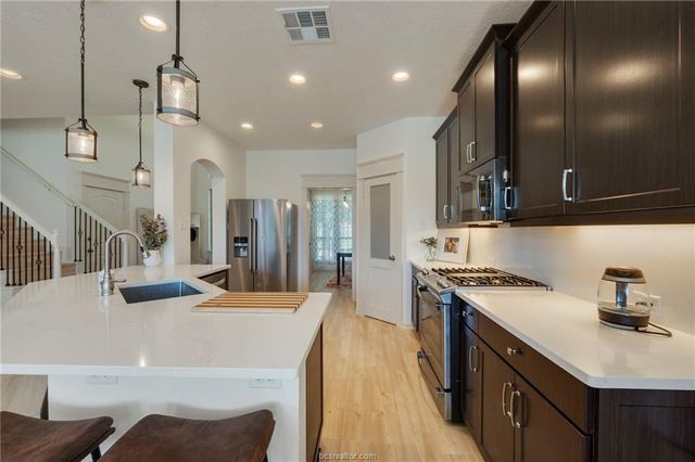 15321 Lowry Meadow Lane, College Station, TX 77845