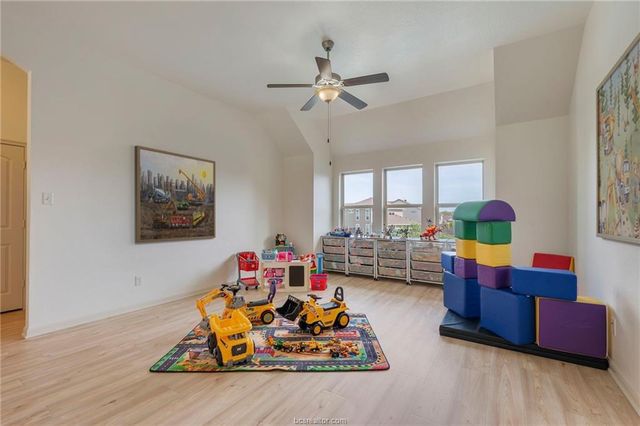 15321 Lowry Meadow Lane, College Station, TX 77845