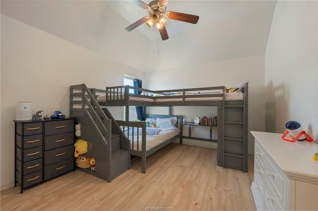 15321 Lowry Meadow Lane, College Station, TX 77845