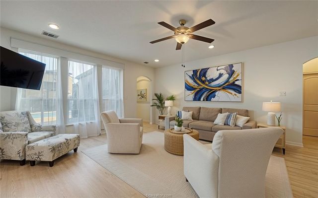 15321 Lowry Meadow Lane, College Station, TX 77845