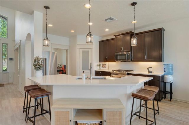 15321 Lowry Meadow Lane, College Station, TX 77845