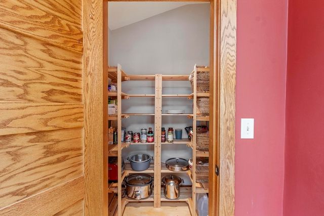 2 Knox Ave, Groveland, MA 01834