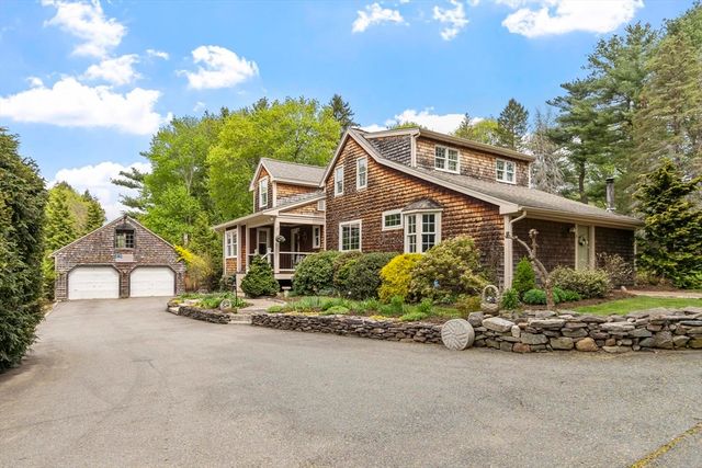 2 Knox Ave, Groveland, MA 01834