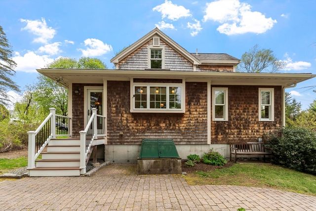 2 Knox Ave, Groveland, MA 01834