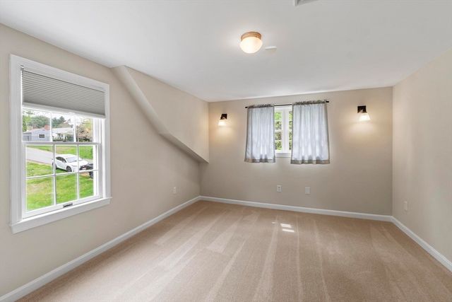 2 Knox Ave, Groveland, MA 01834