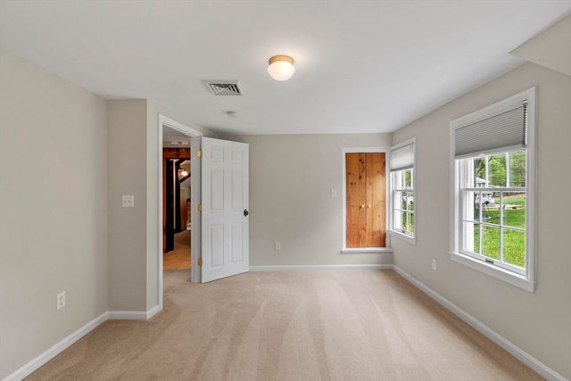 2 Knox Ave, Groveland, MA 01834