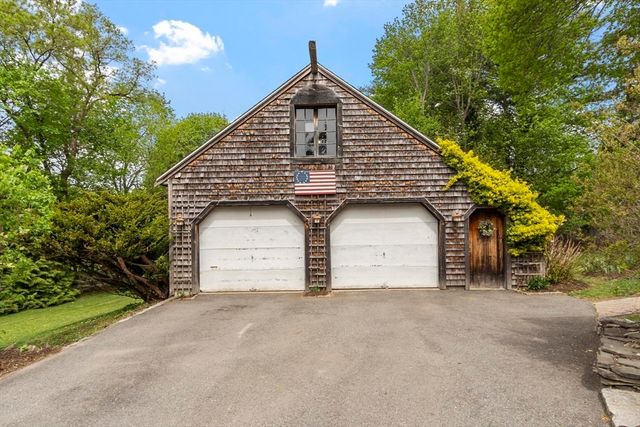 2 Knox Ave, Groveland, MA 01834