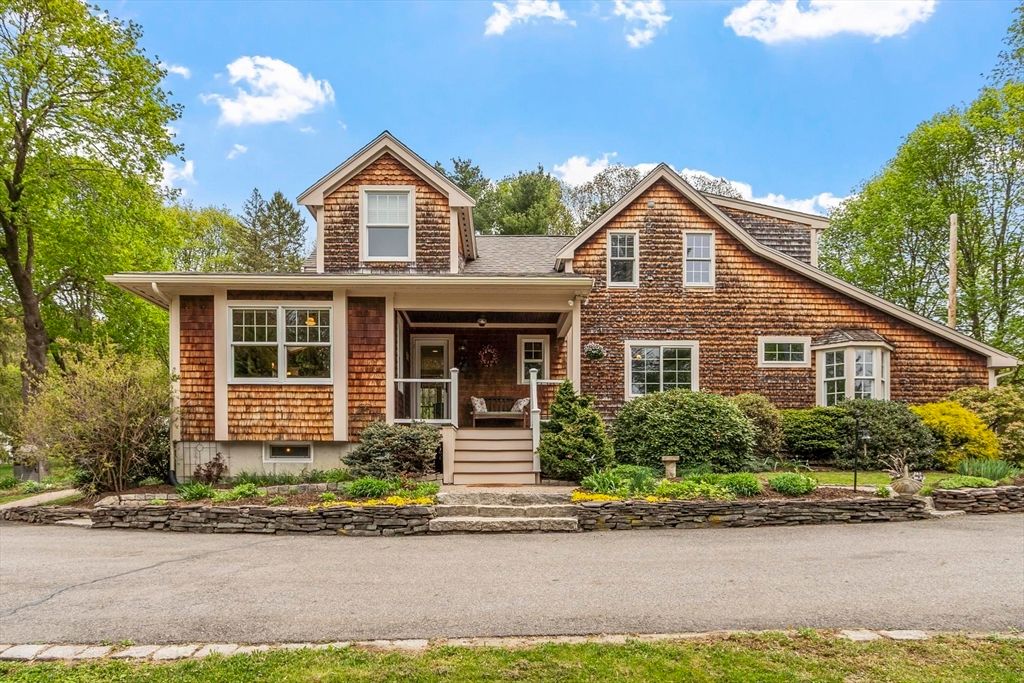 2 Knox Ave, Groveland, MA 01834