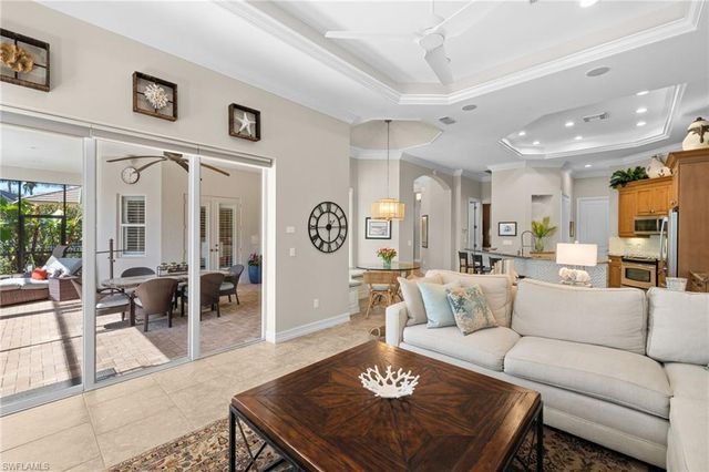 347 Saddlebrook LN, Naples, FL 34110