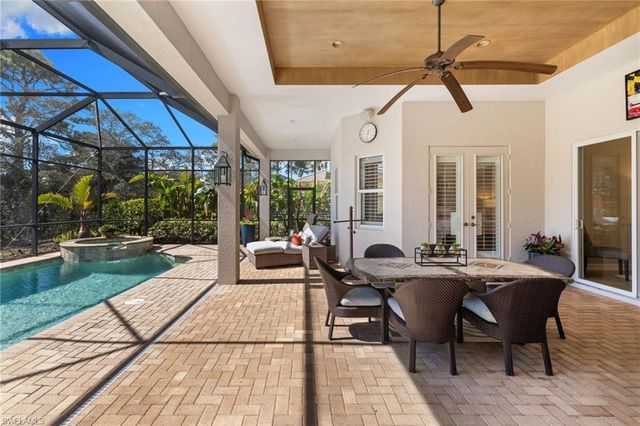 347 Saddlebrook LN, Naples, FL 34110