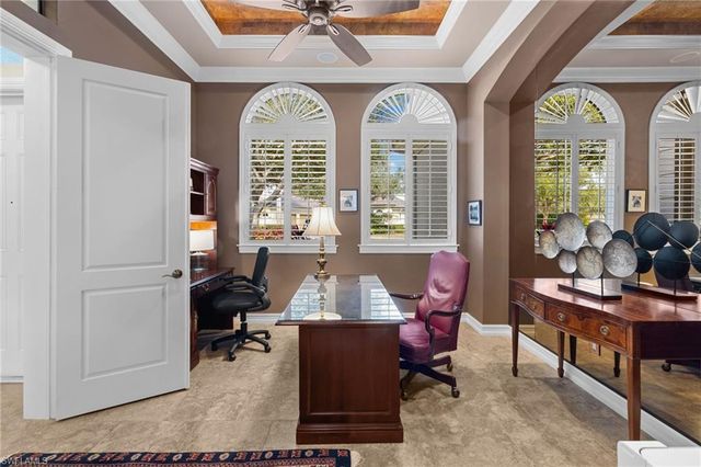 347 Saddlebrook LN, Naples, FL 34110