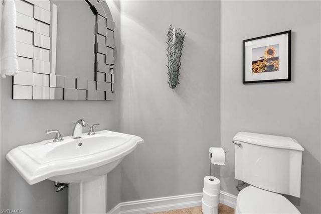 347 Saddlebrook LN, Naples, FL 34110