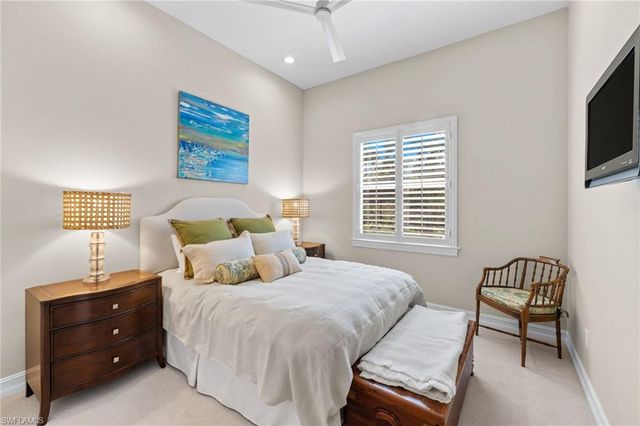 347 Saddlebrook LN, Naples, FL 34110