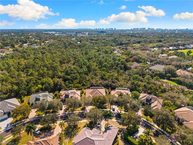 347 Saddlebrook LN, Naples, FL 34110