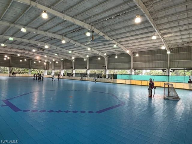 347 Saddlebrook LN, Naples, FL 34110