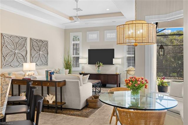 347 Saddlebrook LN, Naples, FL 34110