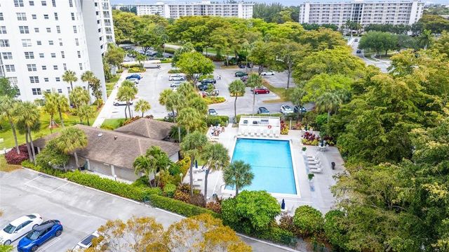 4015 W Palm Aire Dr 304, Pompano Beach, FL 33069