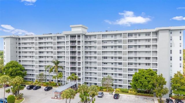 4015 W Palm Aire Dr 304, Pompano Beach, FL 33069