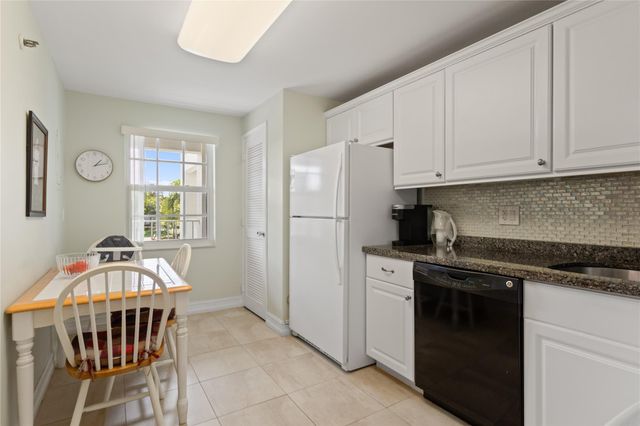 4015 W Palm Aire Dr 304, Pompano Beach, FL 33069