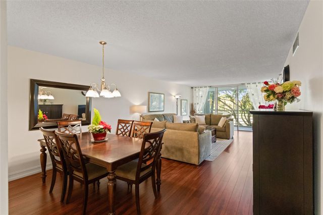 4015 W Palm Aire Dr 304, Pompano Beach, FL 33069