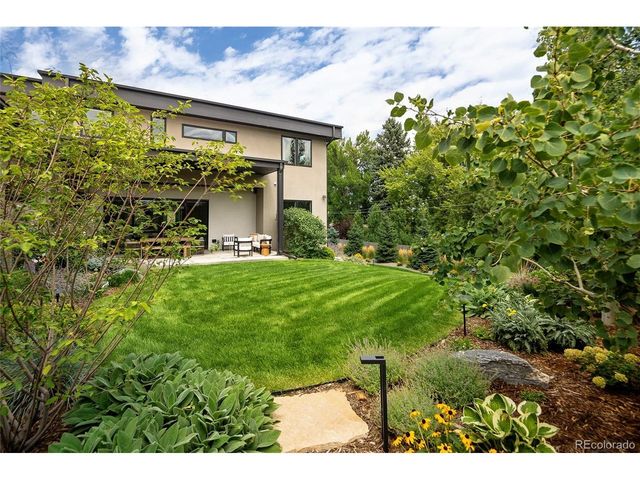 2560 Newcombe Way, Lakewood, CO 80215