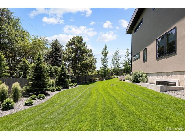 2560 Newcombe Way, Lakewood, CO 80215