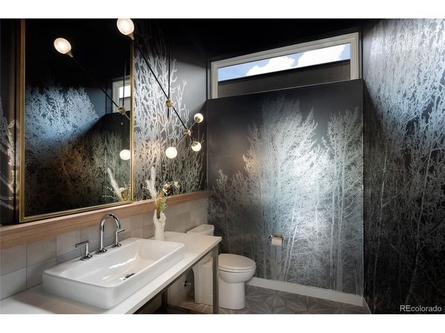 2560 Newcombe Way, Lakewood, CO 80215